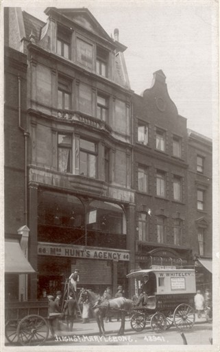 Photo:Mrs Hunt's Agency, 85-86 Marylebone High Street c1920