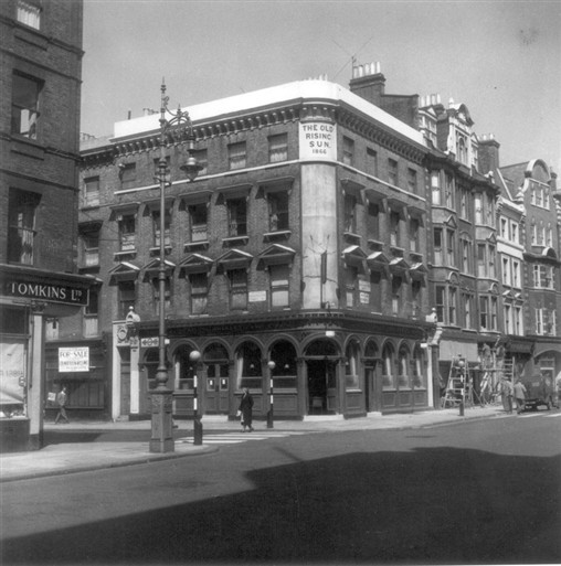 Photo:The Old Rising Sun Public House at the junction of Paddington Street and Marylebone High Street in 1956. Photograph by Mrs G M Ahern
